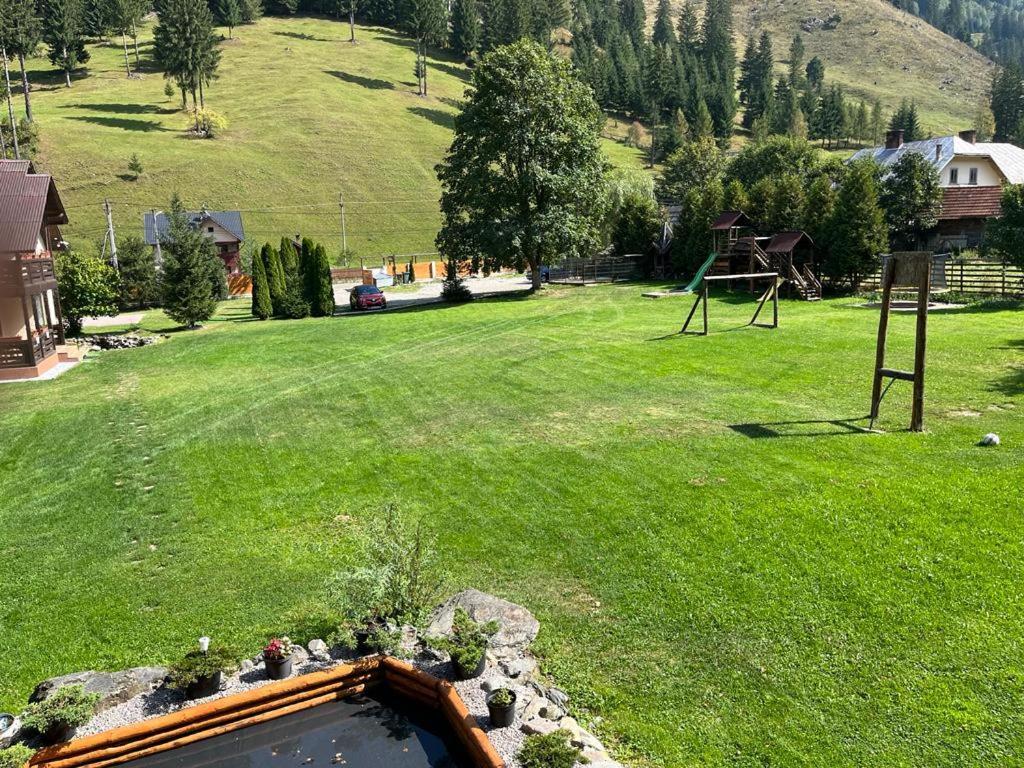 Hotel Pietrele Doamnei Pojorîta Esterno foto